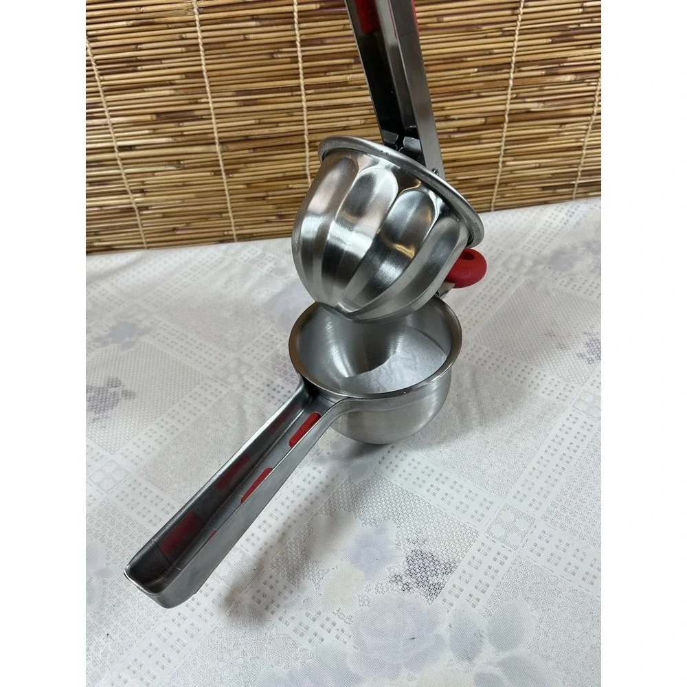 Large Stainless Steel Lemon Squeezer , Lime And Citrus Juicer With Silicone Hand